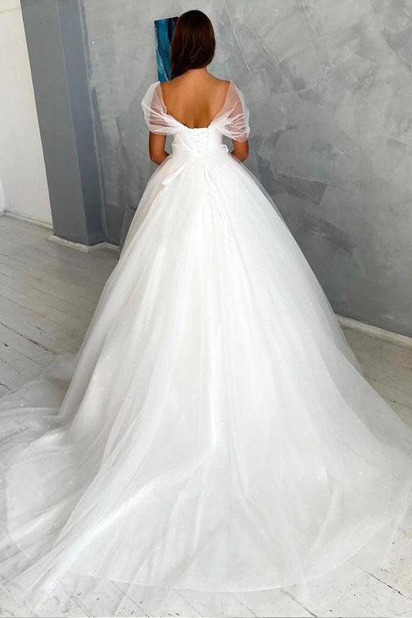 Vestido de novia de tul con corte A y hombros descubiertos